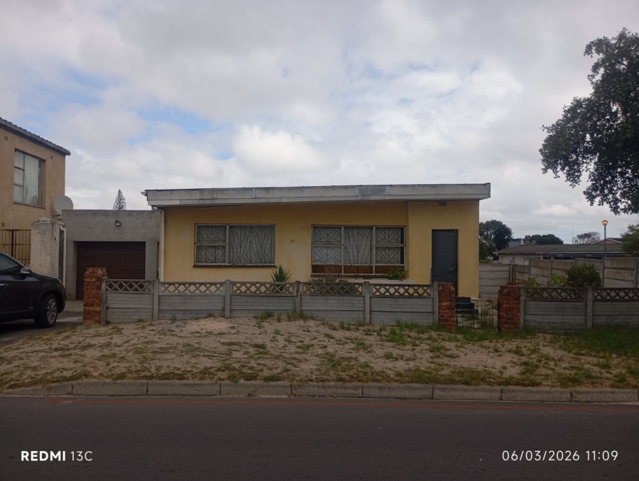 3 Bedroom Property for Sale in Erica Township Western Cape